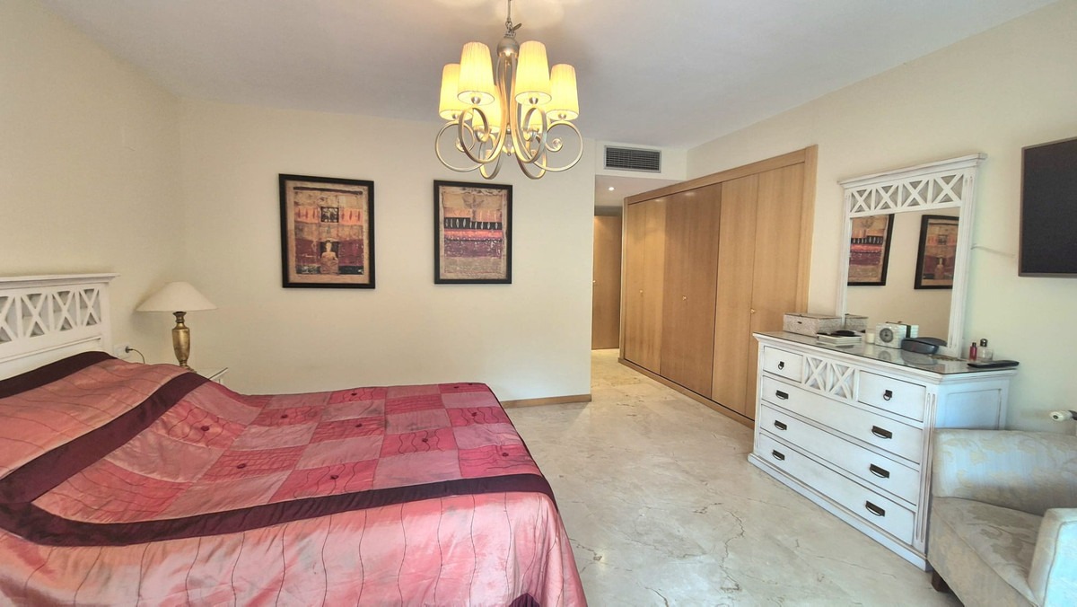 Huis te koop in San Pedro de Alcántara | 2 slaapkamers H5448670