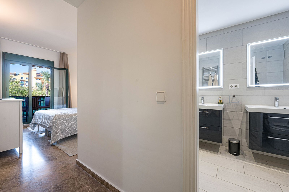 Appartement te koop in San Pedro de Alcántara | 3 slaapkamers H5494228