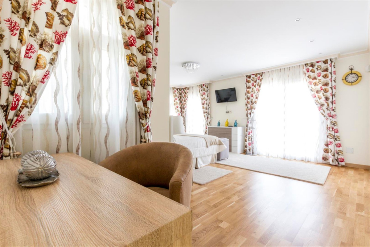 Huis te koop in San Pedro de Alcántara | 4 slaapkamers H5520232
