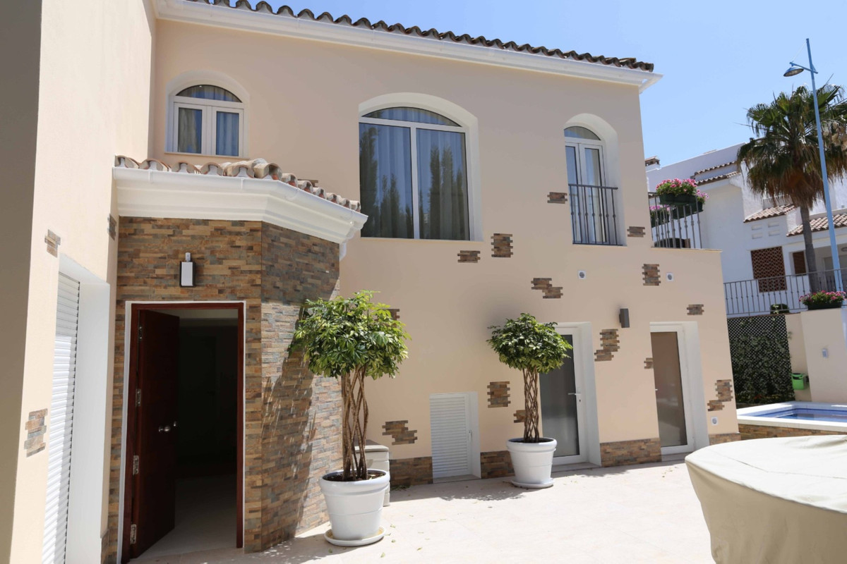 Huis te koop in San Pedro de Alcántara | 4 slaapkamers H5520232