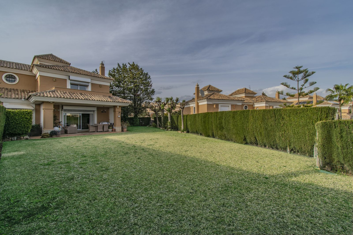 Semi-Vrijstaande Villa in Santa Clara-1