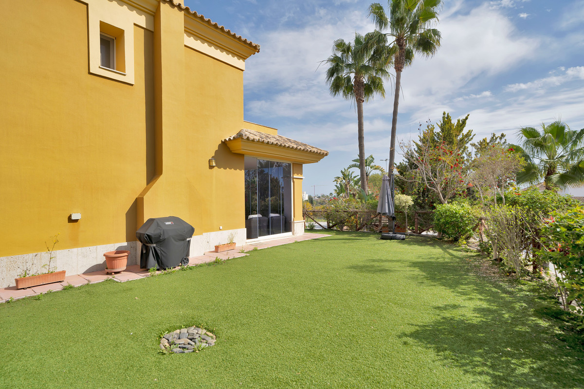 Semi-Vrijstaande Villa in Santa Clara-25