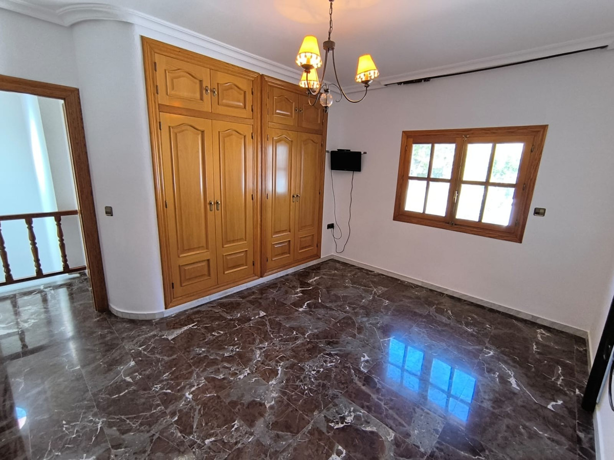 Geschakelde Woning te koop in Sax | 5 slaapkamers H5169112