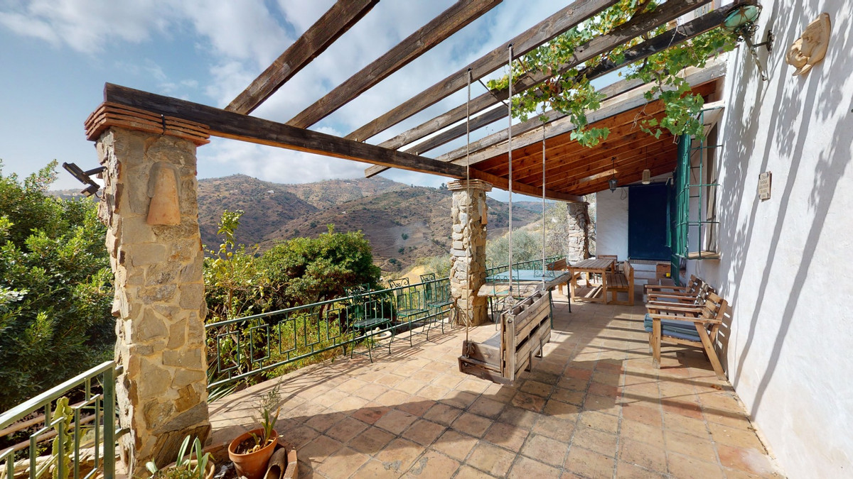 Huis te koop in Sayalonga | 6 slaapkamers H4159363