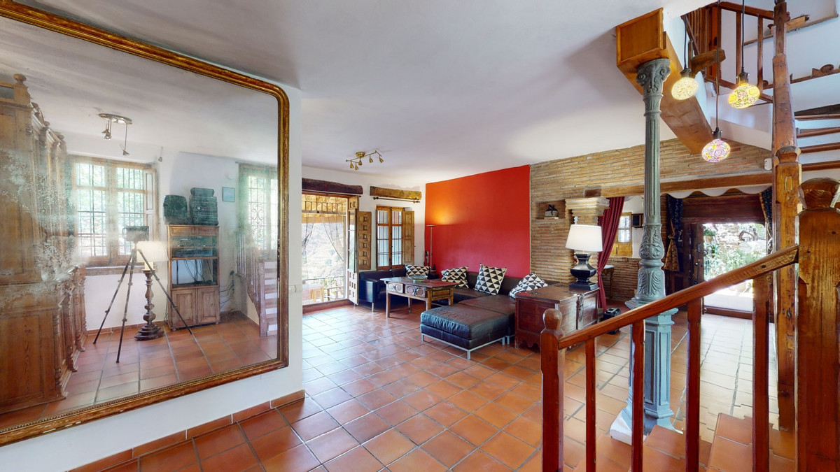 Huis te koop in Sayalonga | 6 slaapkamers H4159363