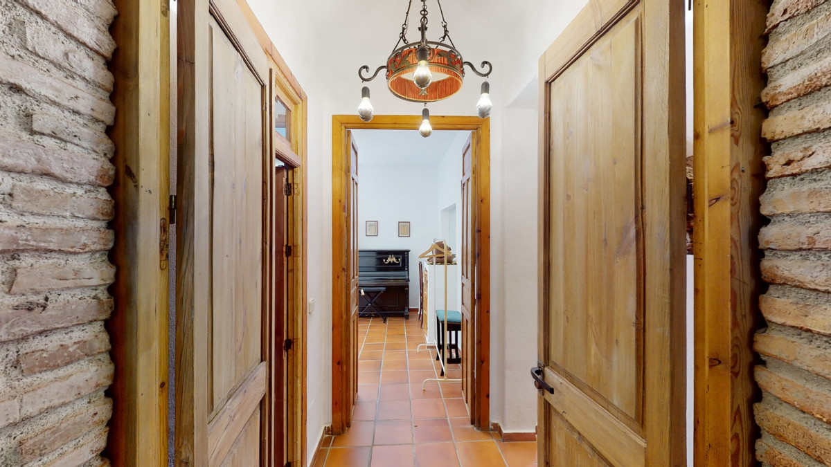 Huis te koop in Sayalonga | 6 slaapkamers H4159363