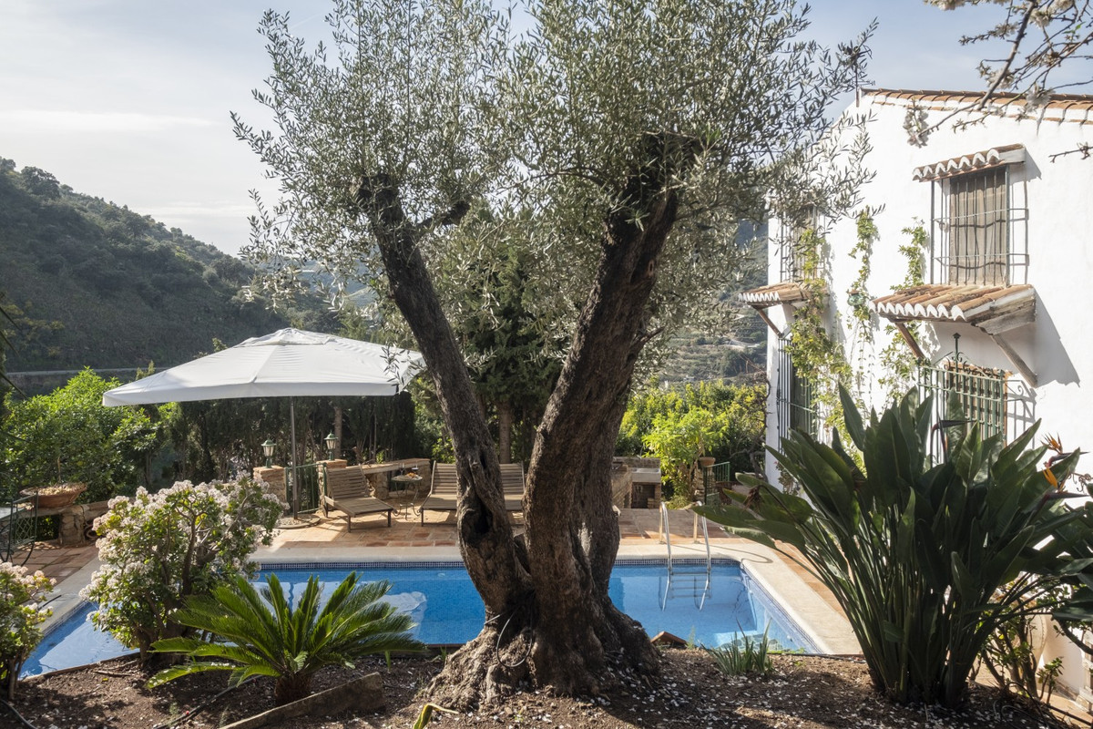 Huis te koop in Sayalonga | 6 slaapkamers H4159363