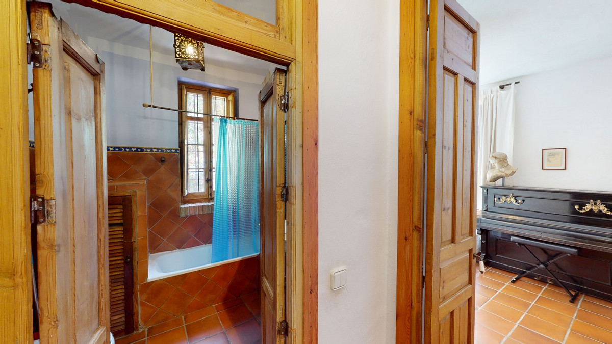 Huis te koop in Sayalonga | 6 slaapkamers H4159363