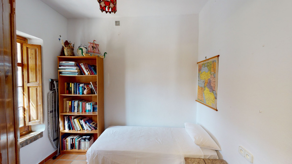 Huis te koop in Sayalonga | 6 slaapkamers H4159363