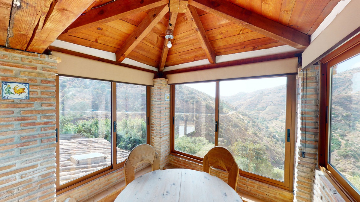 Huis te koop in Sayalonga | 6 slaapkamers H4159363