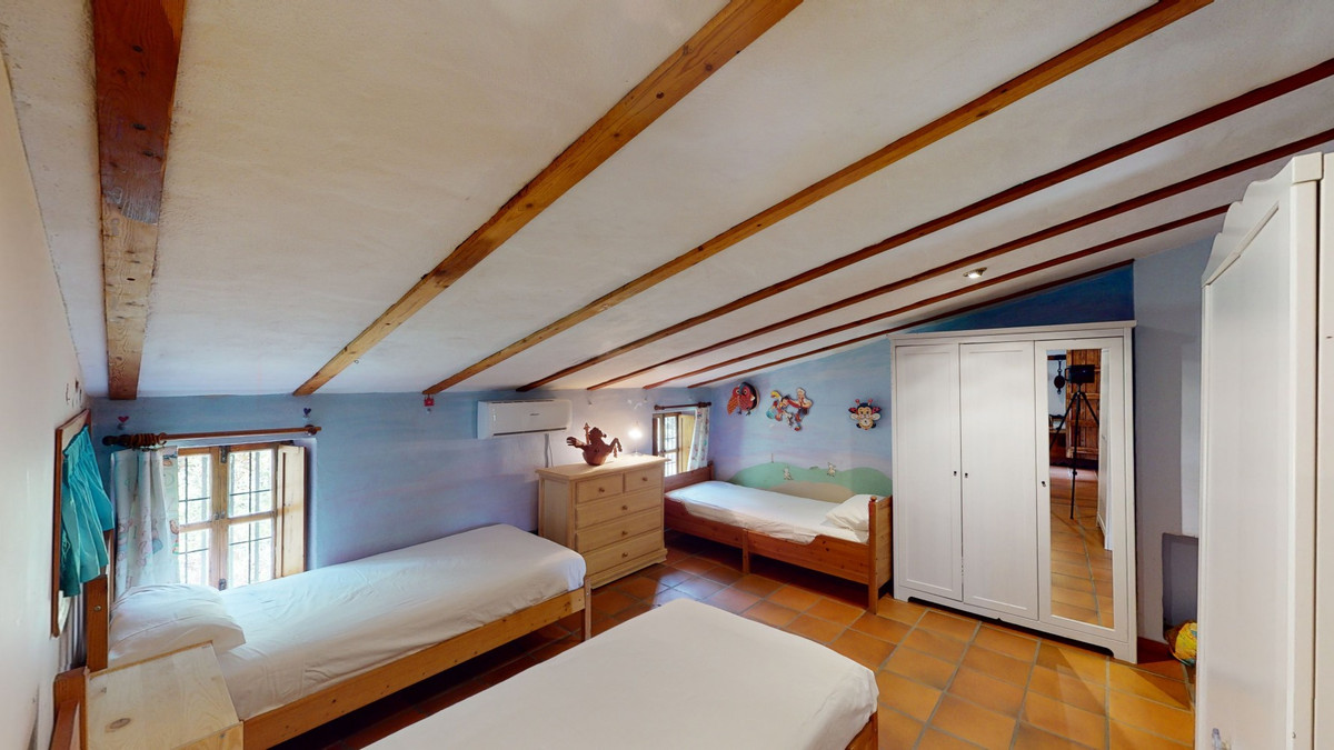 Huis te koop in Sayalonga | 6 slaapkamers H4159363