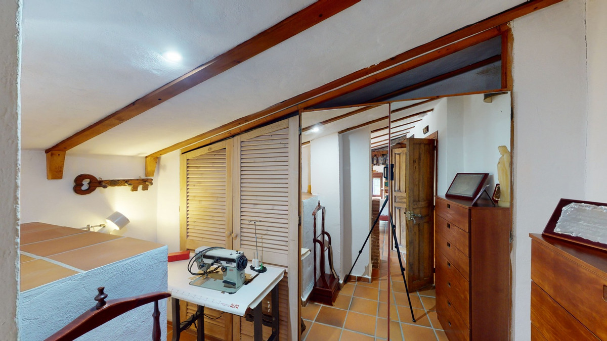 Huis te koop in Sayalonga | 6 slaapkamers H4159363