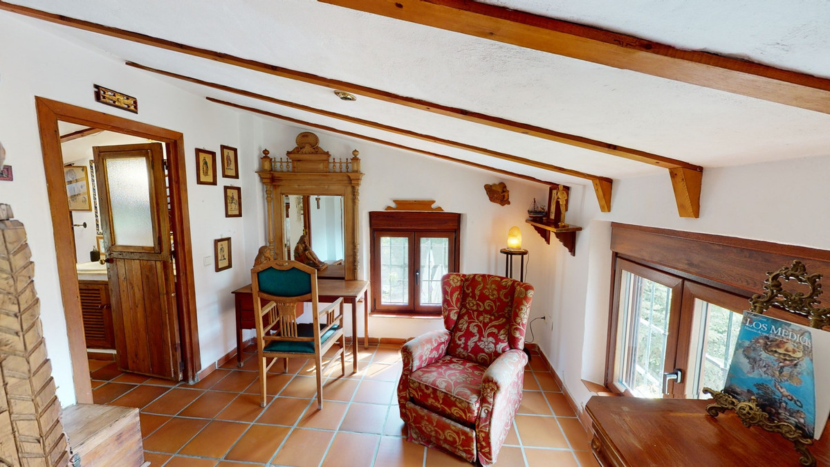 Huis te koop in Sayalonga | 6 slaapkamers H4159363
