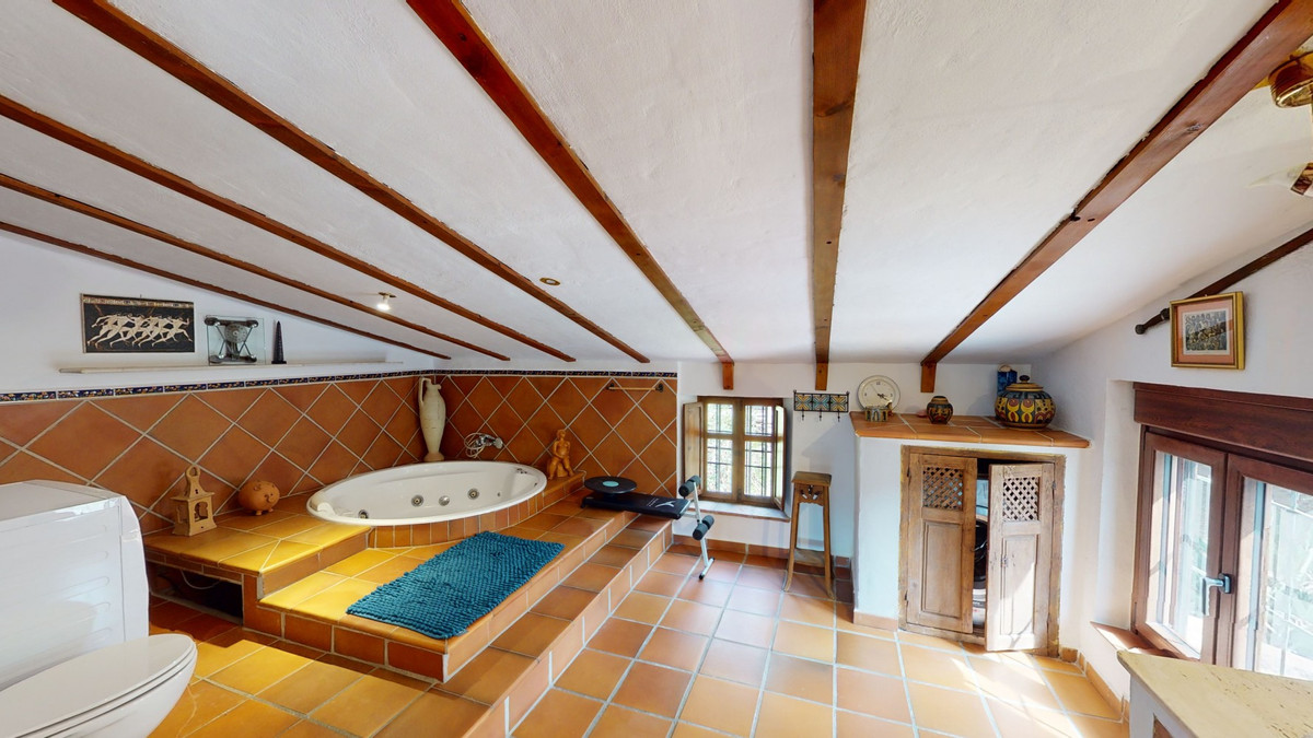 Huis te koop in Sayalonga | 6 slaapkamers H4159363