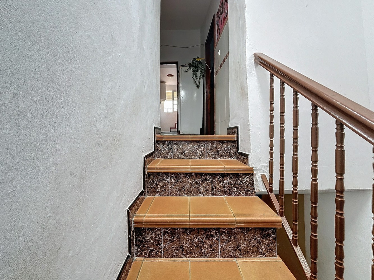 Semi-Vrijstaande Villa in Sayalonga-12