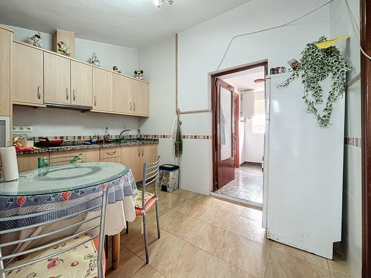 Semi-Vrijstaande Villa in Sayalonga-14