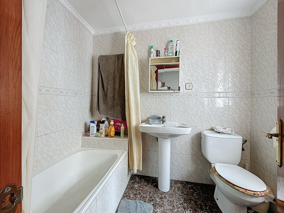 Semi-Vrijstaande Villa in Sayalonga-18