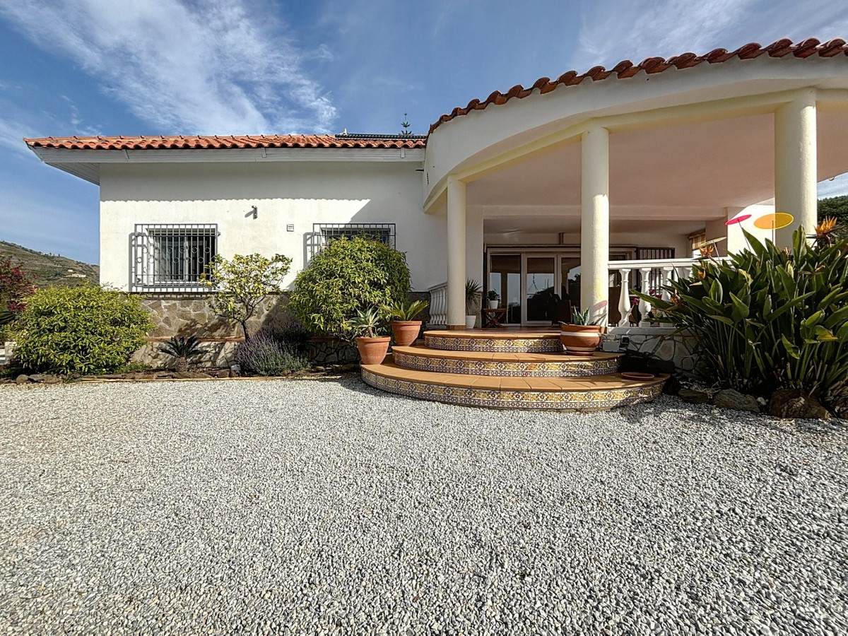Vrijstaande Villa in Sayalonga-14