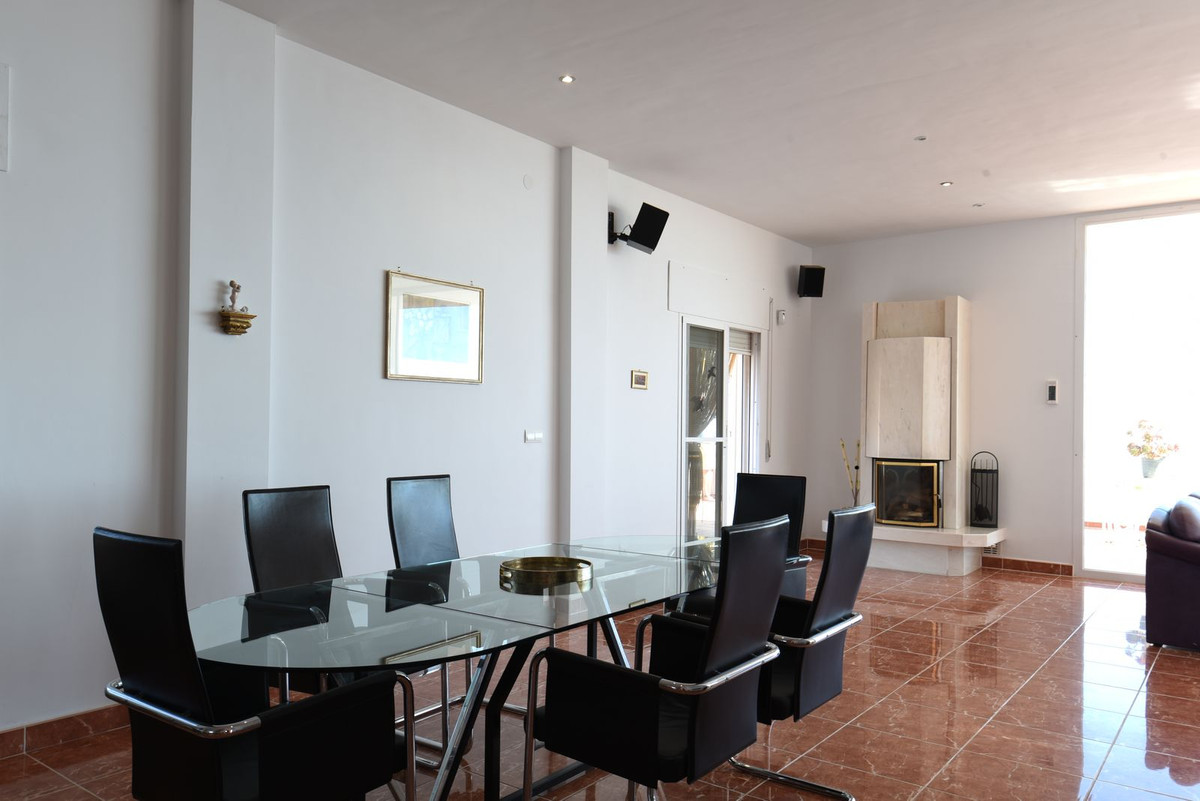 Vrijstaande Villa in Sayalonga-36