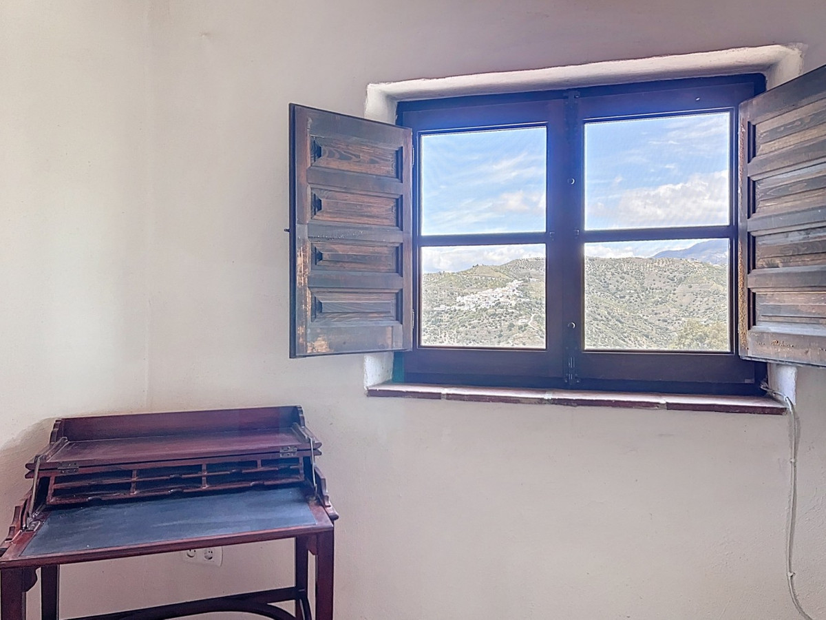 Huis te koop in Sayalonga | 3 slaapkamers H5048740