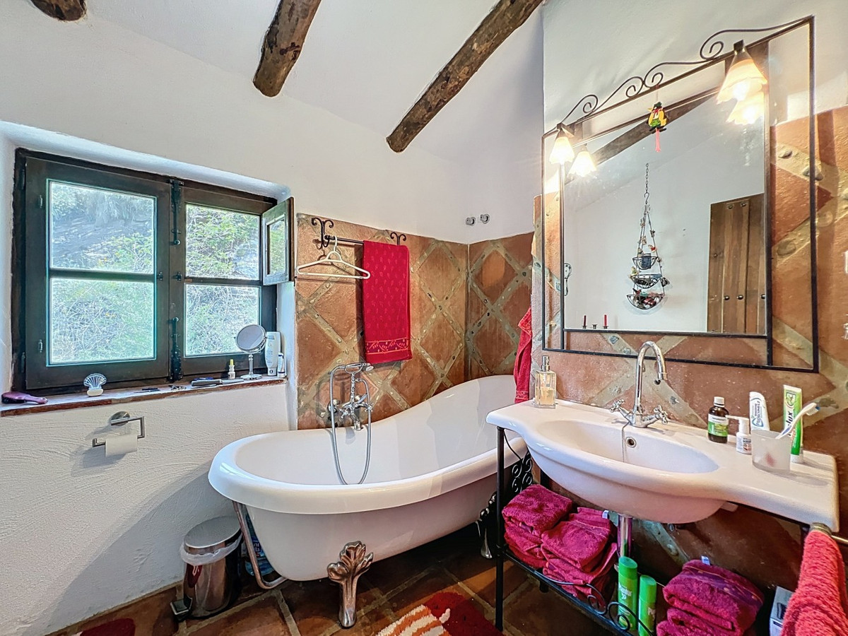 Huis te koop in Sayalonga | 3 slaapkamers H5048740