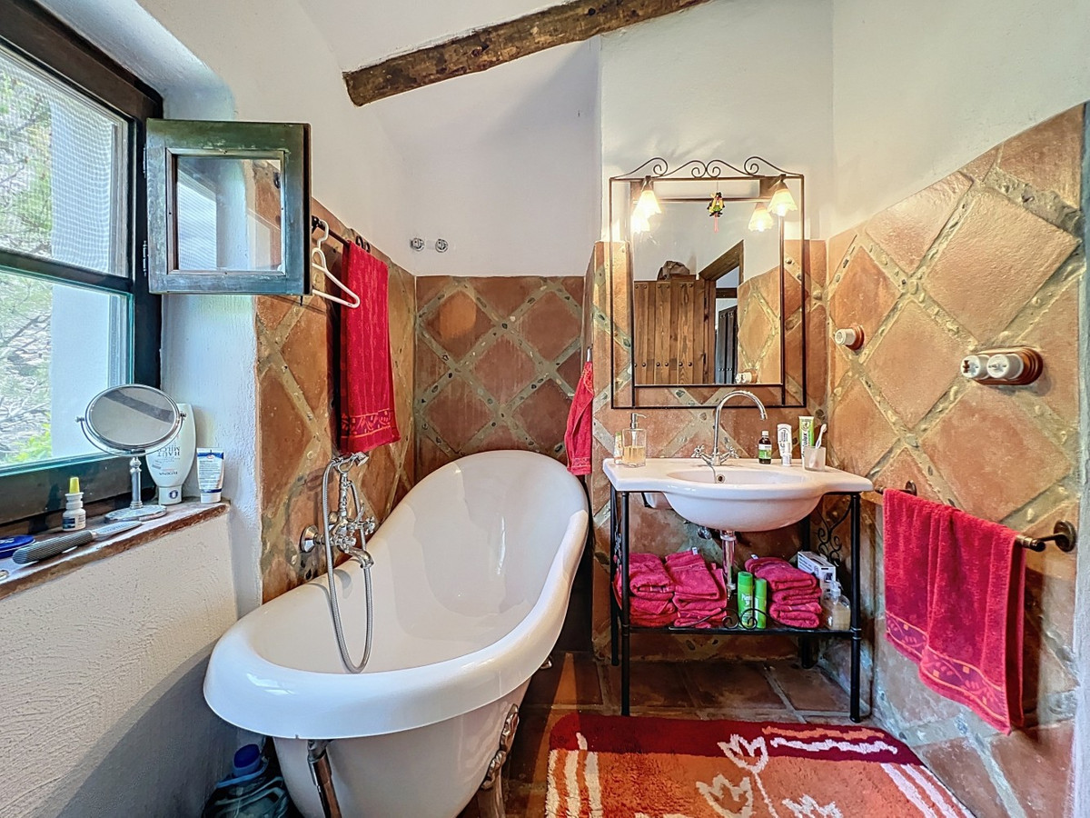 Huis te koop in Sayalonga | 3 slaapkamers H5048740