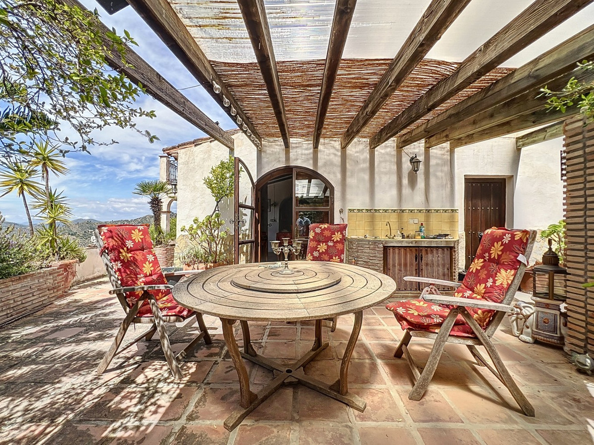 Huis te koop in Sayalonga | 3 slaapkamers H5048740