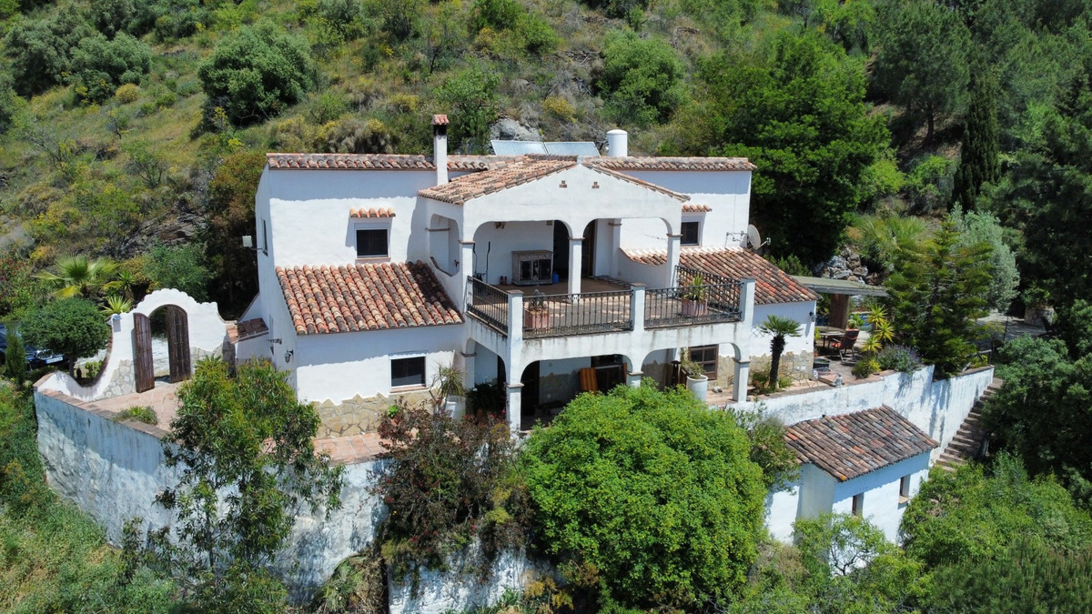 Huis te koop in Sayalonga | 3 slaapkamers H5048740