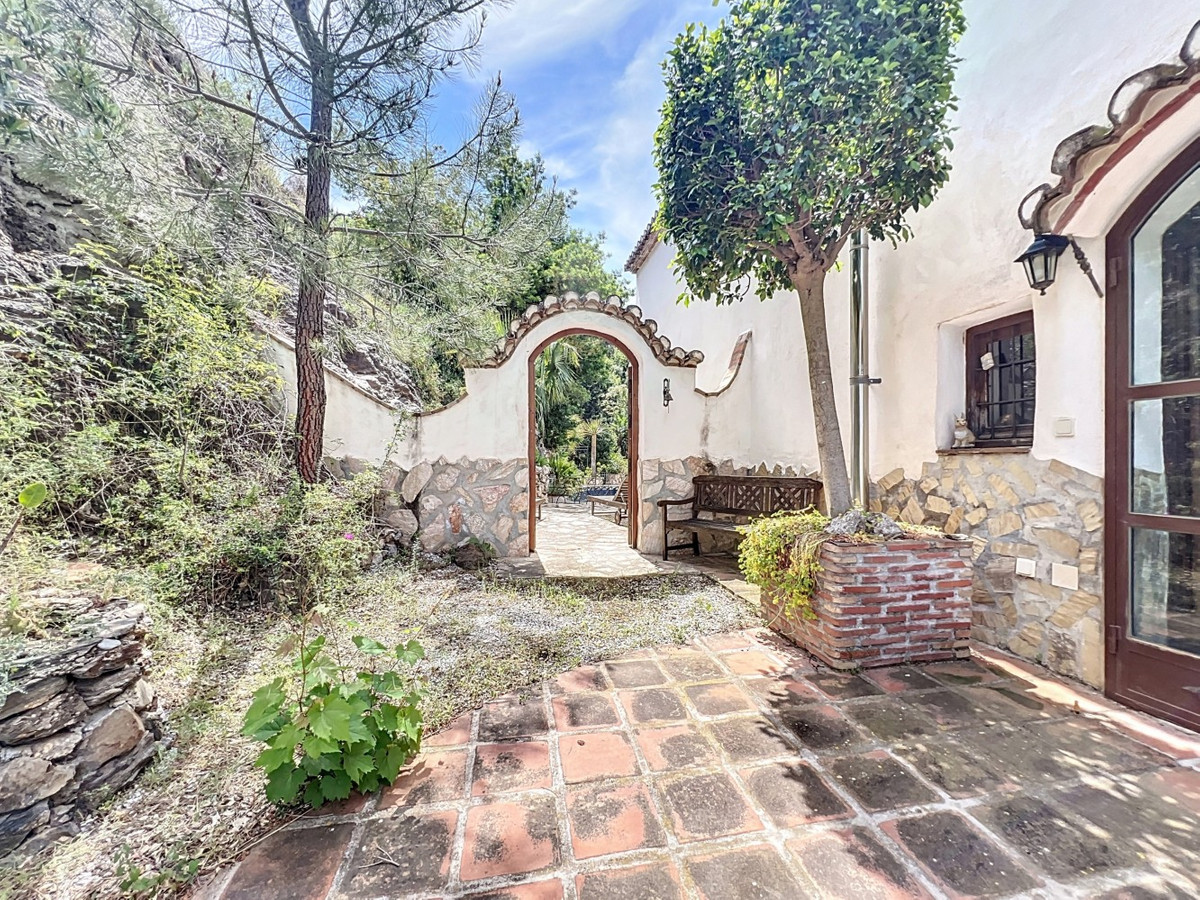 Huis te koop in Sayalonga | 3 slaapkamers H5048740
