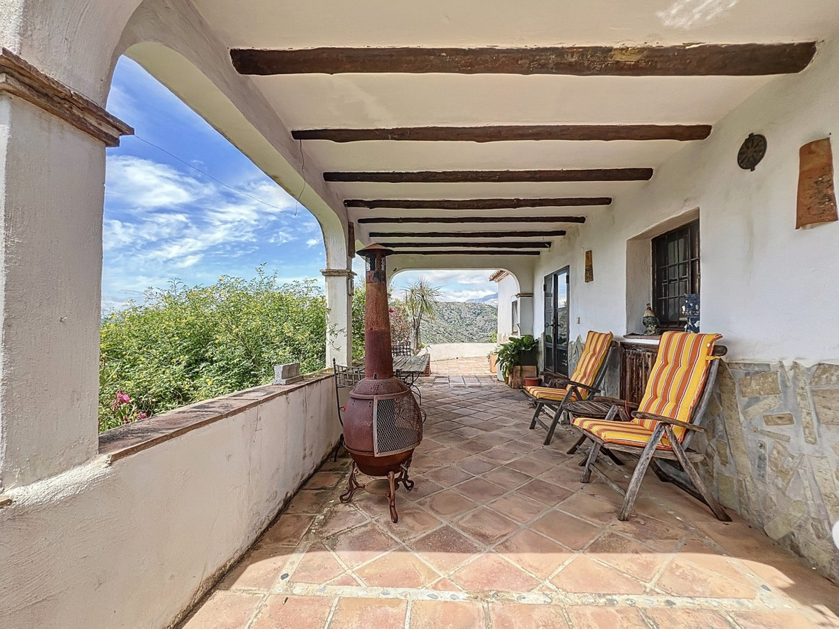 Huis te koop in Sayalonga | 3 slaapkamers H5048740