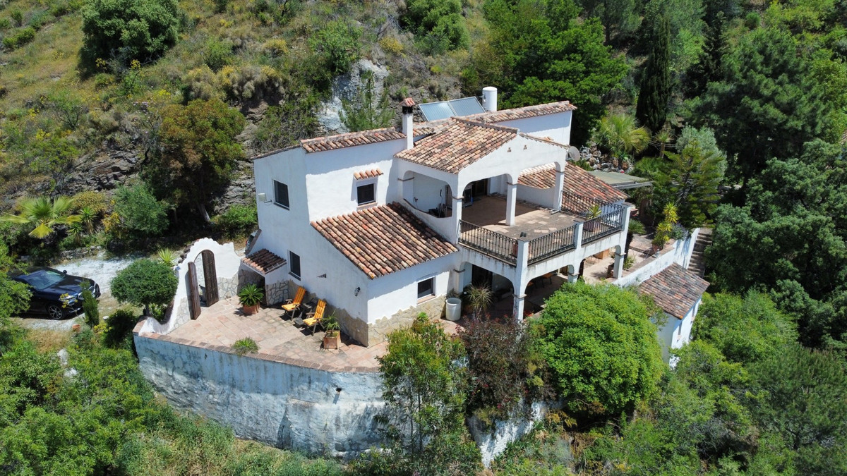 Huis te koop in Sayalonga | 3 slaapkamers H5048740