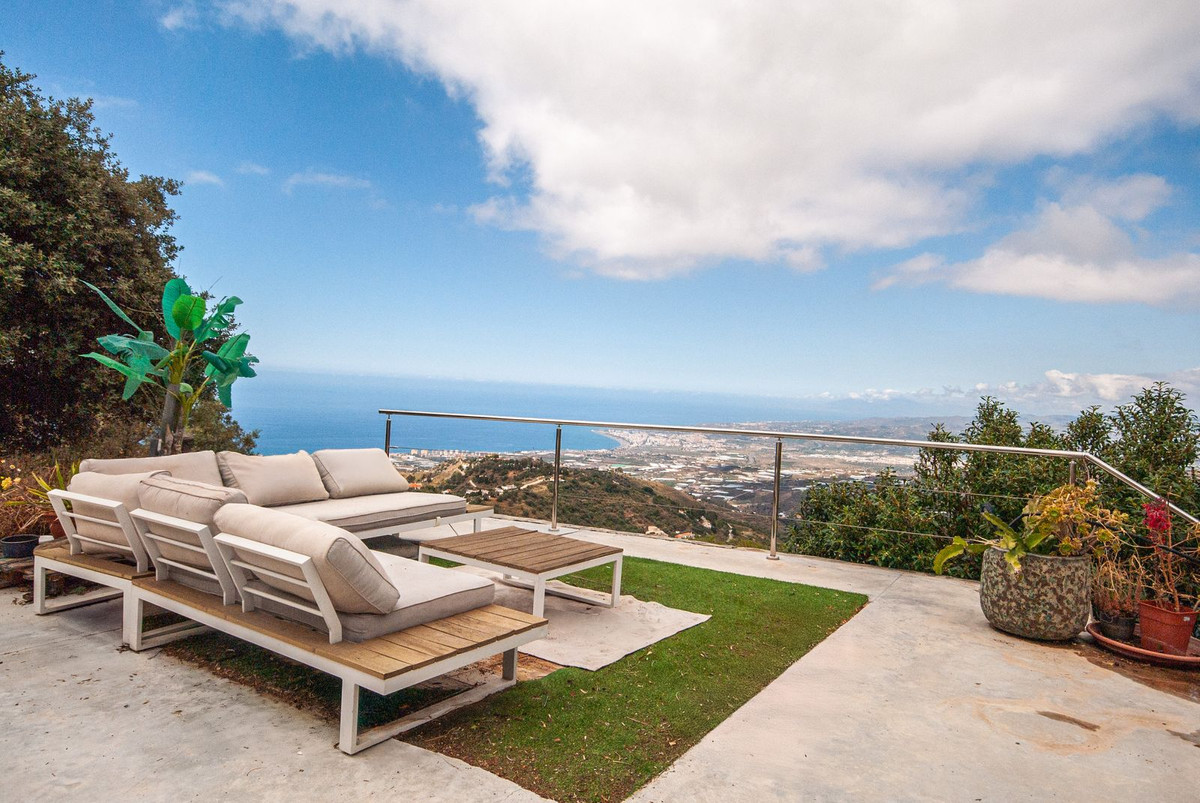 Huis te koop in Sayalonga | 2 slaapkamers H5051515