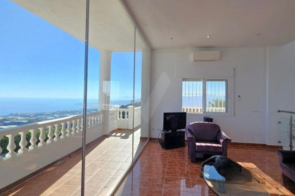 Huis te koop in Sayalonga | 4 slaapkamers H5160862