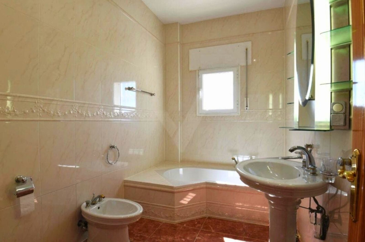 Huis te koop in Sayalonga | 4 slaapkamers H5160862