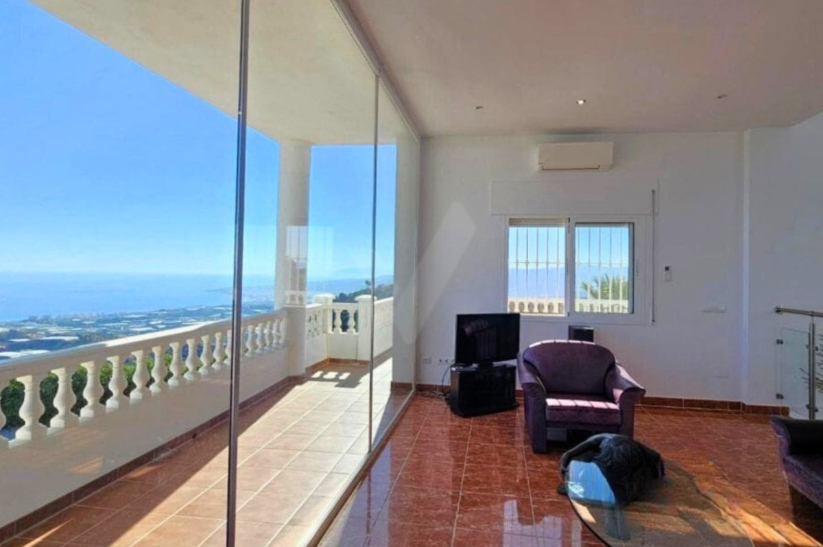 Huis te koop in Sayalonga | 4 slaapkamers H5160862