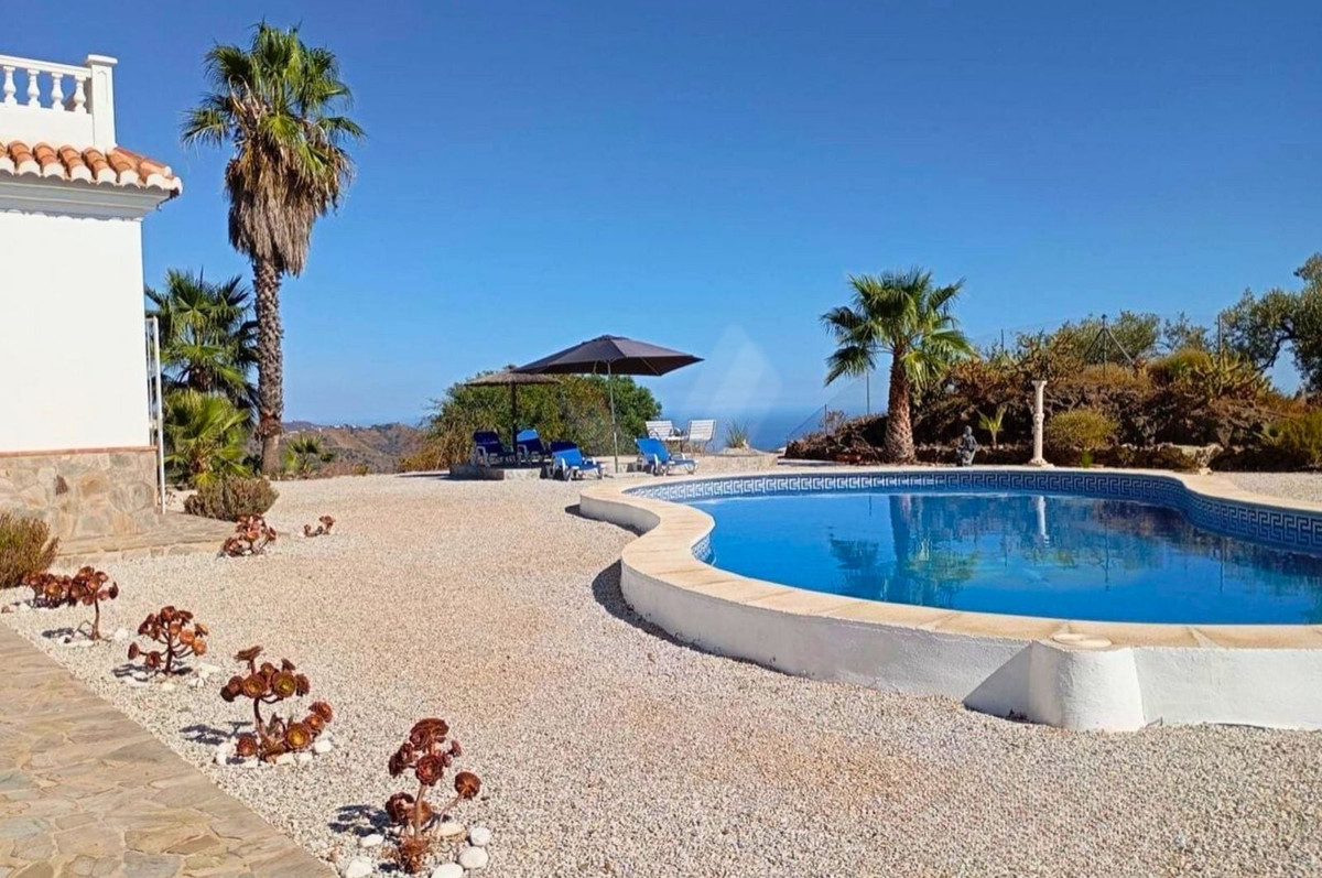 Huis te koop in Sayalonga | 4 slaapkamers H5160862