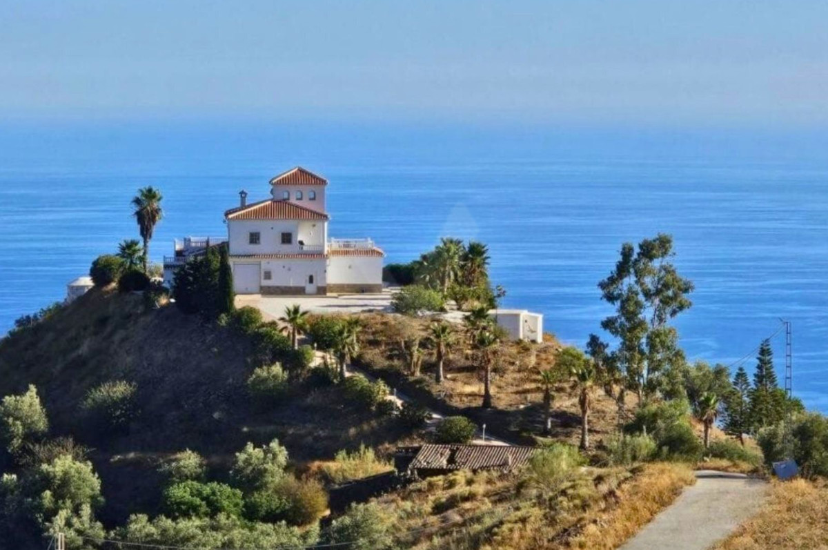 Huis te koop in Sayalonga | 4 slaapkamers H5160862