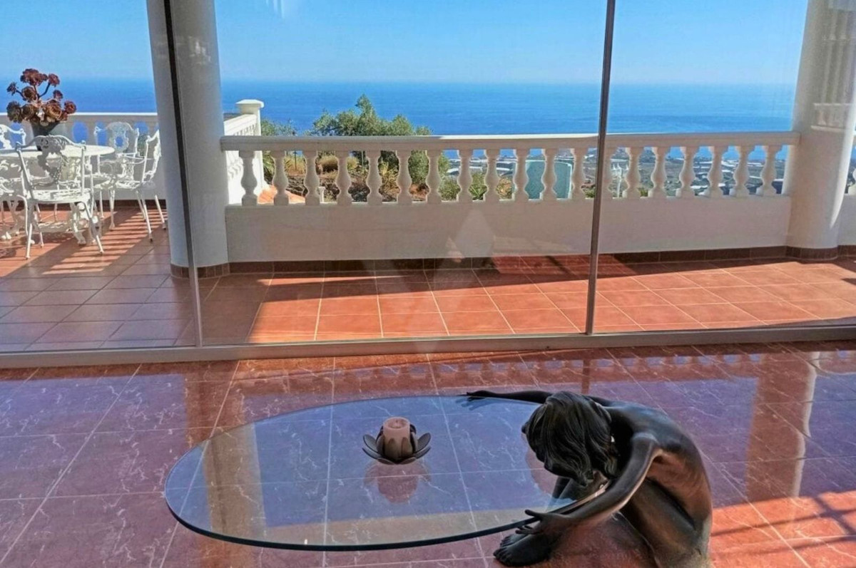 Huis te koop in Sayalonga | 4 slaapkamers H5160862