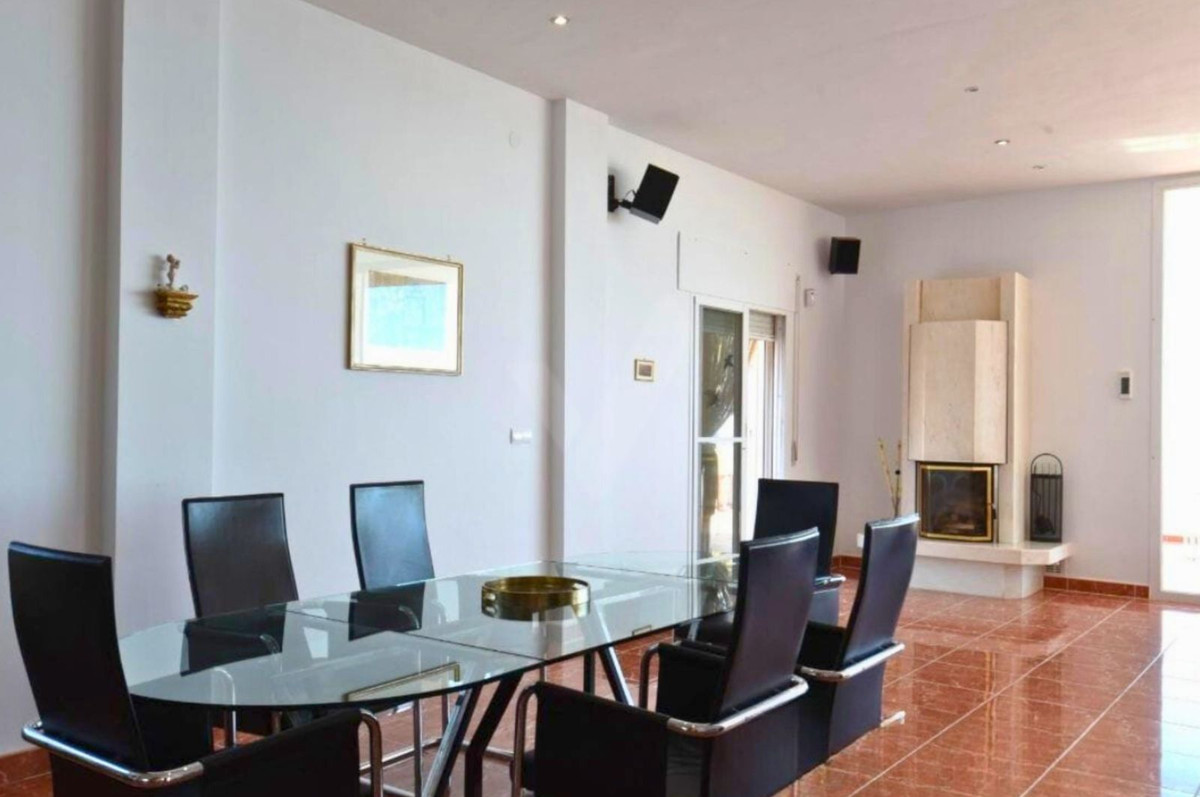 Huis te koop in Sayalonga | 4 slaapkamers H5160862