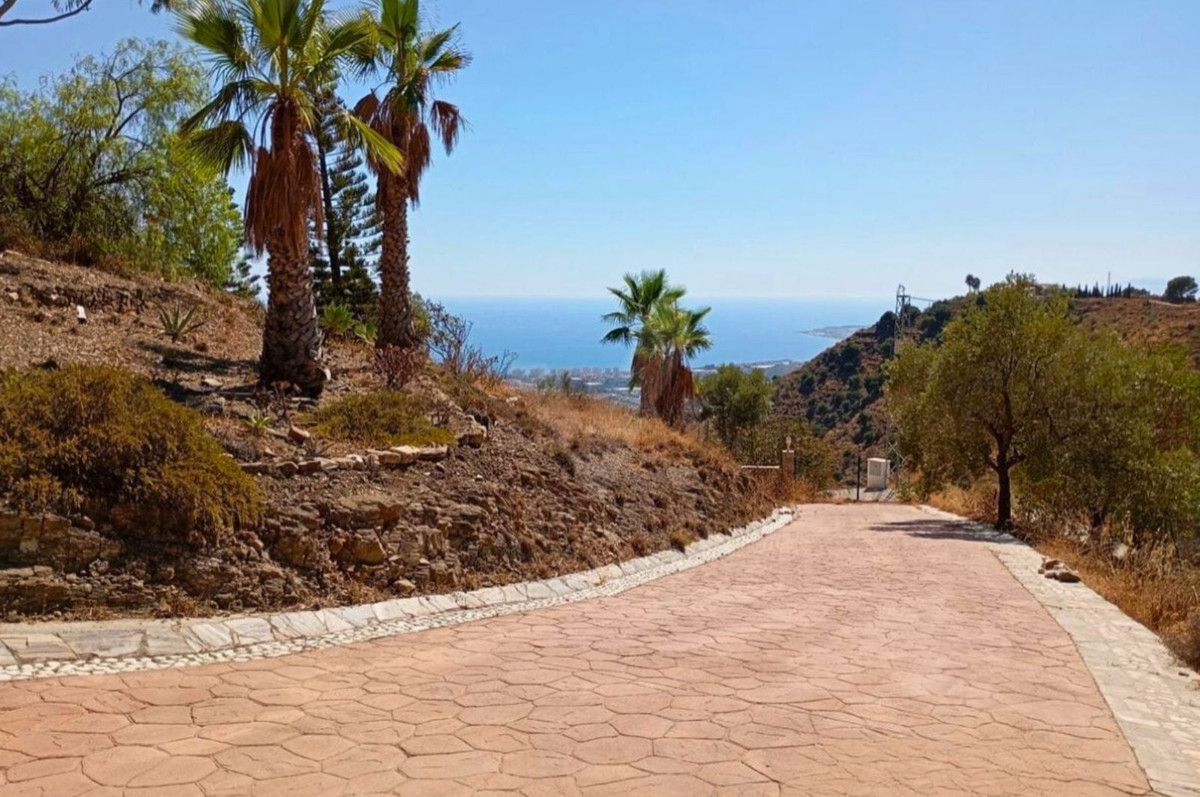 Huis te koop in Sayalonga | 4 slaapkamers H5160862