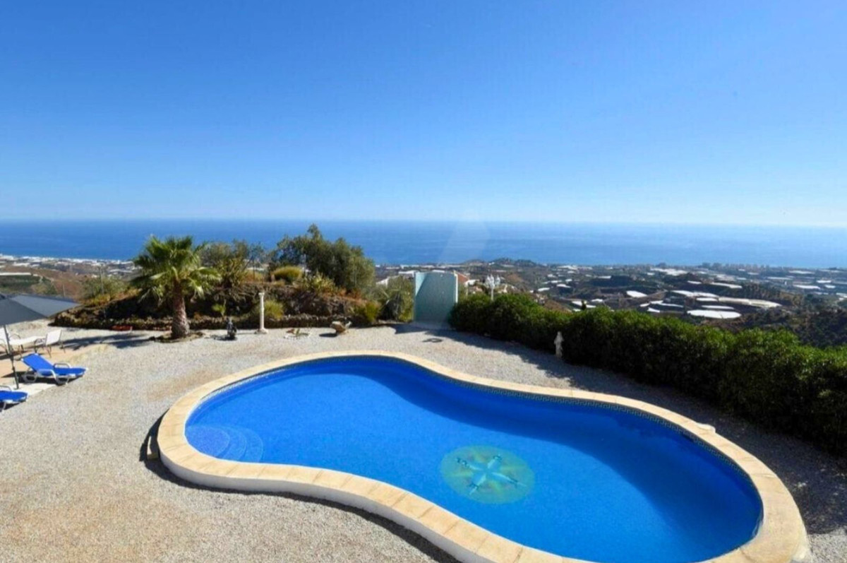 Huis te koop in Sayalonga | 4 slaapkamers H5160862