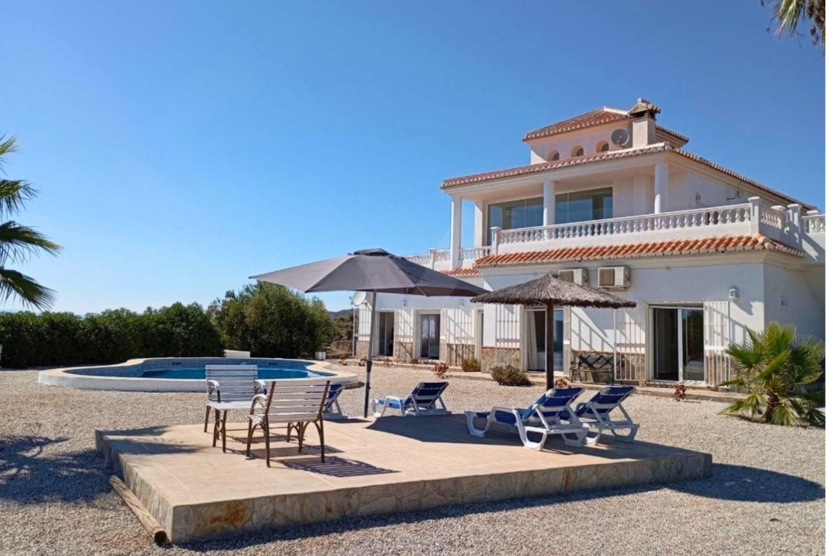 Huis te koop in Sayalonga | 4 slaapkamers H5160862