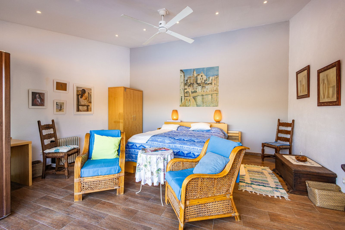Property main view 64