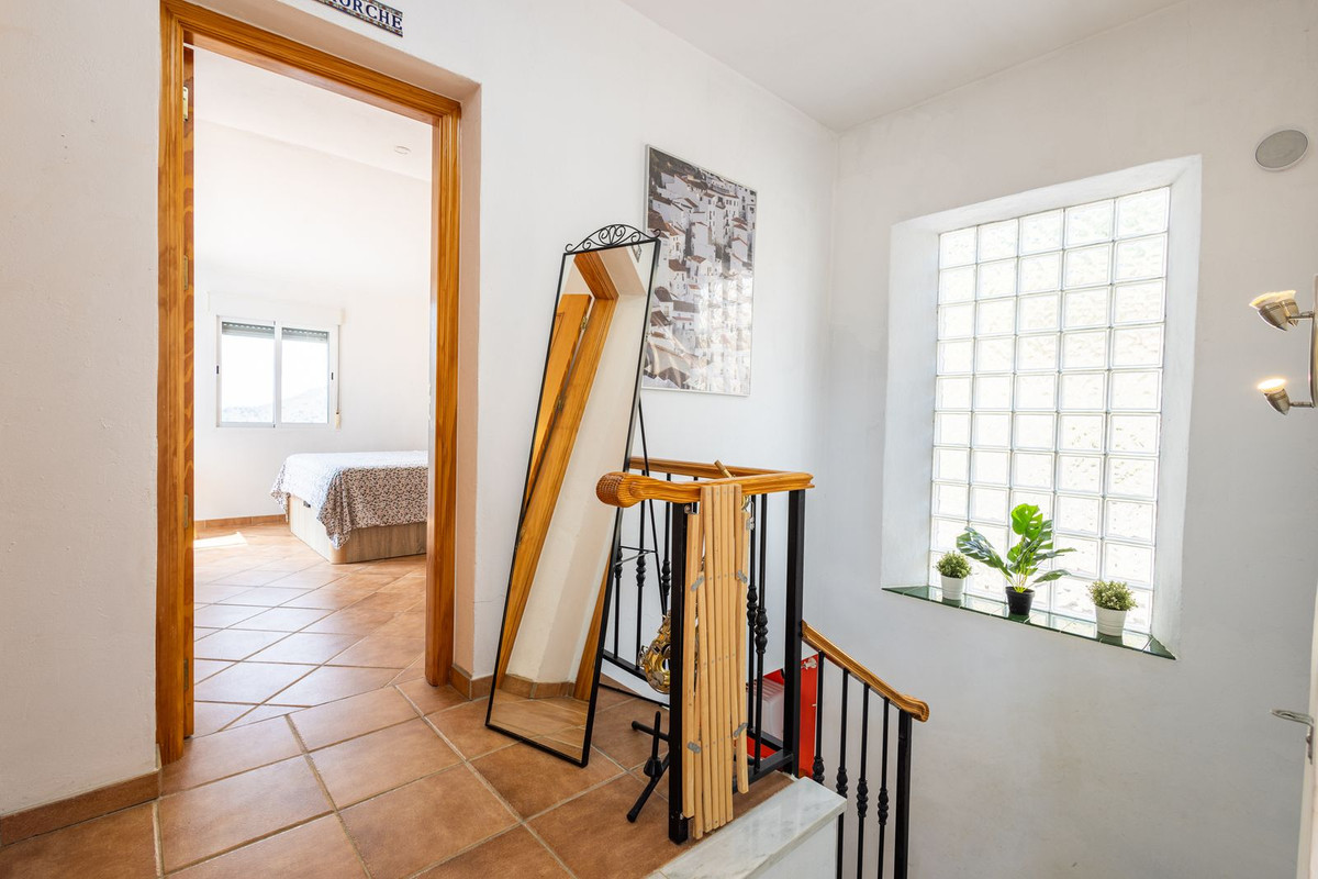Huis te koop in Sayalonga | 6 slaapkamers H5419420