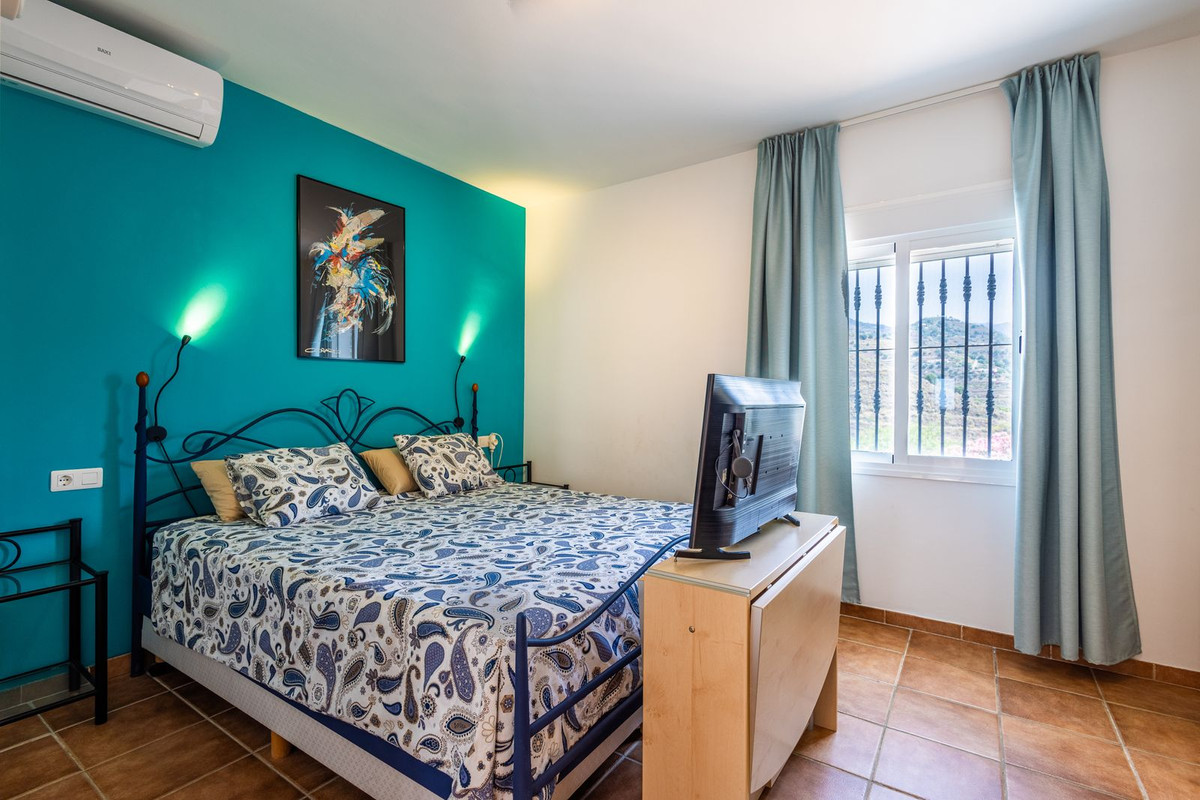Huis te koop in Sayalonga | 6 slaapkamers H5419420