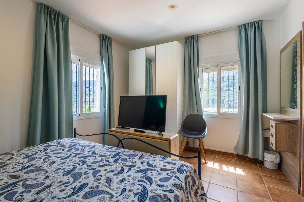 Huis te koop in Sayalonga | 6 slaapkamers H5419420