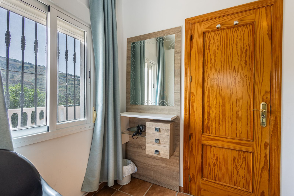 Huis te koop in Sayalonga | 6 slaapkamers H5419420