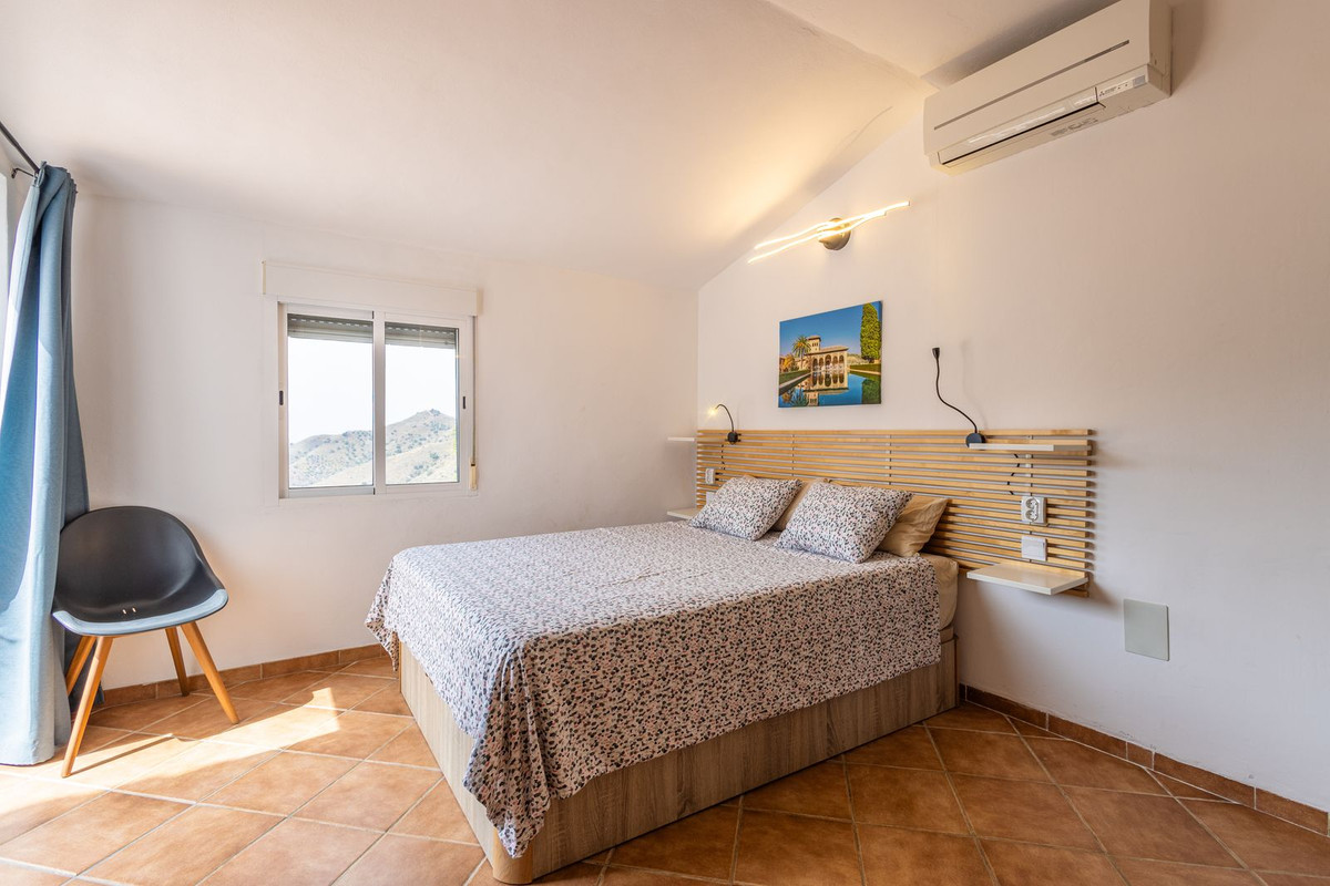 Huis te koop in Sayalonga | 6 slaapkamers H5419420