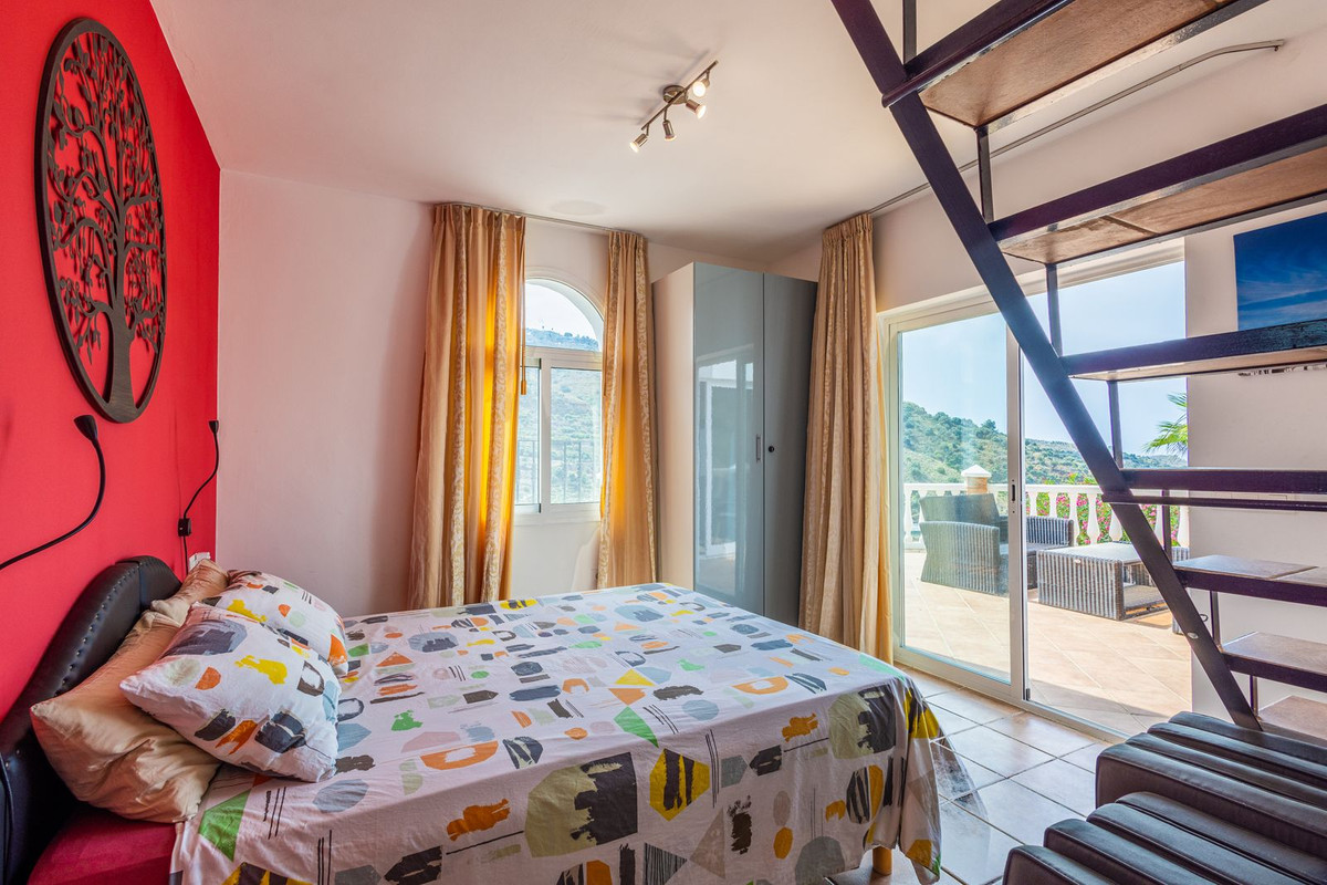 Huis te koop in Sayalonga | 6 slaapkamers H5419420