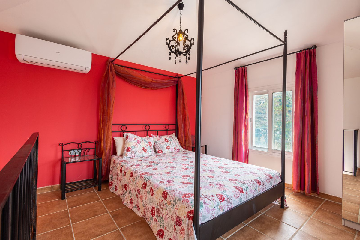 Huis te koop in Sayalonga | 6 slaapkamers H5419420